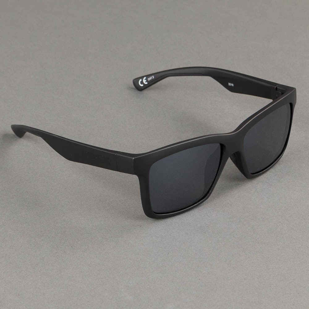 https://www.eyewearstore.se/pub_images/original/130-2-426018002-solglasogon-Jobe-Dim-Polarized-Floatable-sunglasses-skoterdelen.jpg