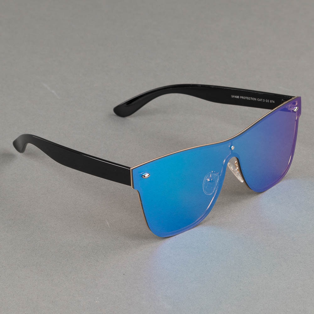 https://www.eyewearstore.se/pub_images/original/517-500000-solglasogon-urban-classics-sunglasses-103-skoterdelen.jpg