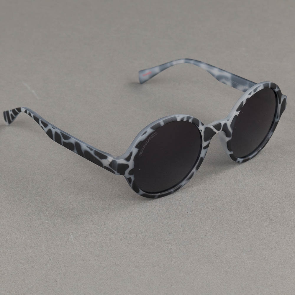 https://www.eyewearstore.se/pub_images/original/517-500018-solglasogon-urban-classics-sunglasses-retro-funk-eyewearstore.jpg