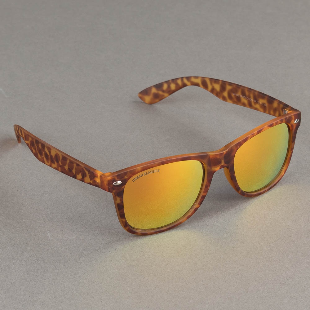 https://www.eyewearstore.se/pub_images/original/517-500031-solglasogon-urban-classics-sunglasses-likoma-mirror-leopard-skoterdelen.jpg