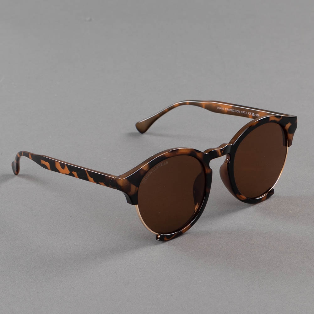 https://www.eyewearstore.se/pub_images/original/517-500045-solglasogon-sunglasses-urban-classic-coral-bay-eyewearstore.jpg