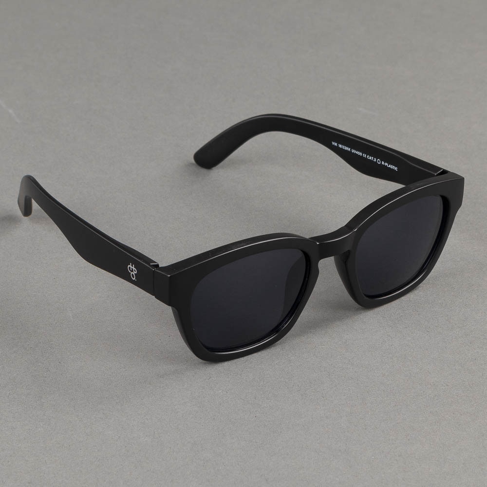 https://www.eyewearstore.se/pub_images/original/519-500043-solglasogon-sunglasses-CHPO-vik-16132KK-eyewearstore.jpg