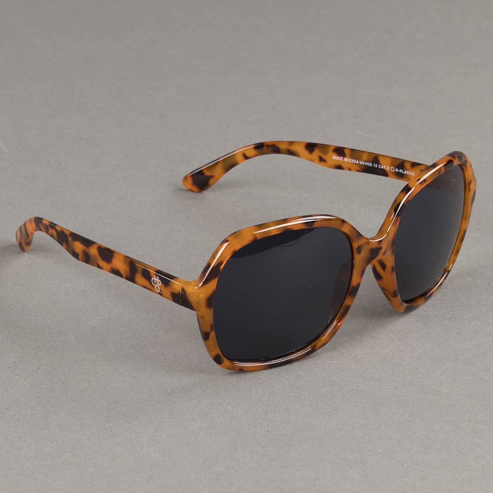 https://www.eyewearstore.se/pub_images/original/519-500046-solglasogon-sunglasses-CHPO-gucc-16132OA-eyewearstore.jpg