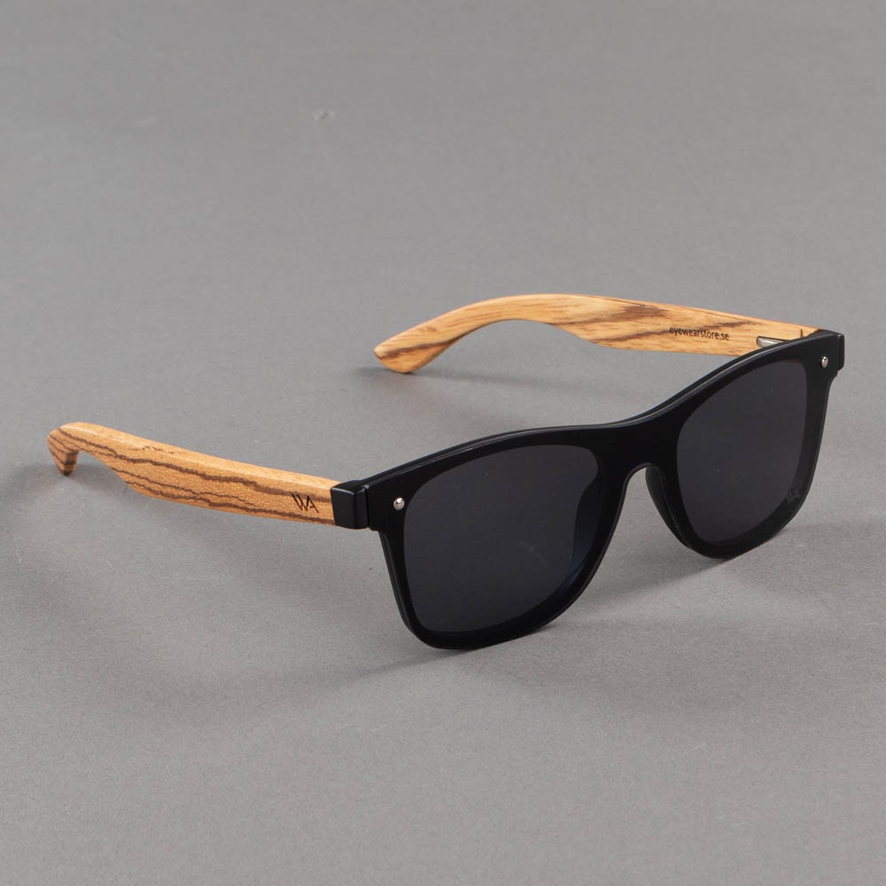 https://www.eyewearstore.se/pub_images/original/555-100000-solglasogon-sunglasses-we-ahl-woodie-tra-wood-eyewearstore.jpg