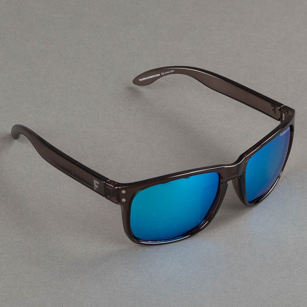 https://www.eyewearstore.se/pub_images/original/79-500000-solglasogon-fladen-sunglasses-marronblue-eyewearstore.jpg